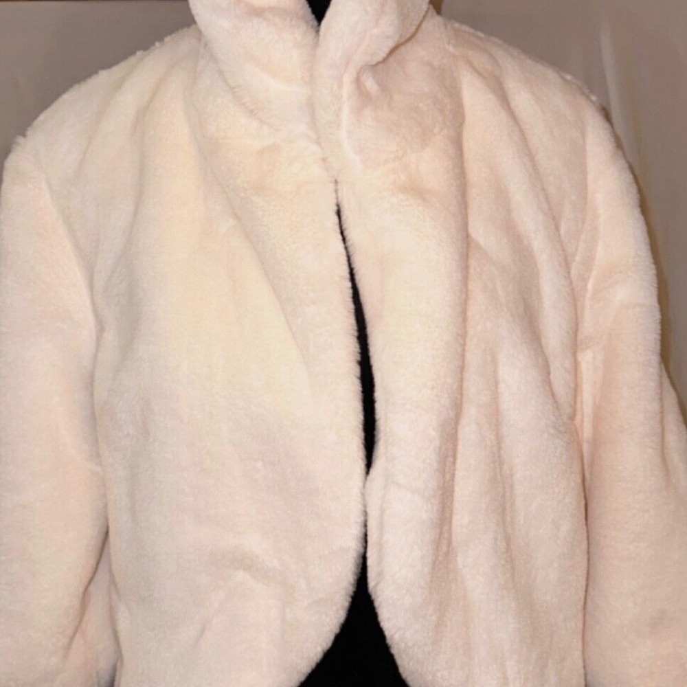 FD NY Faux fur cropped jacket